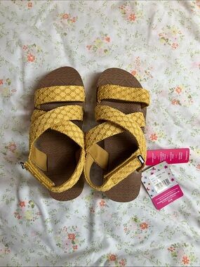 MUK LUKS LUK EES mustard yellow platform sandals